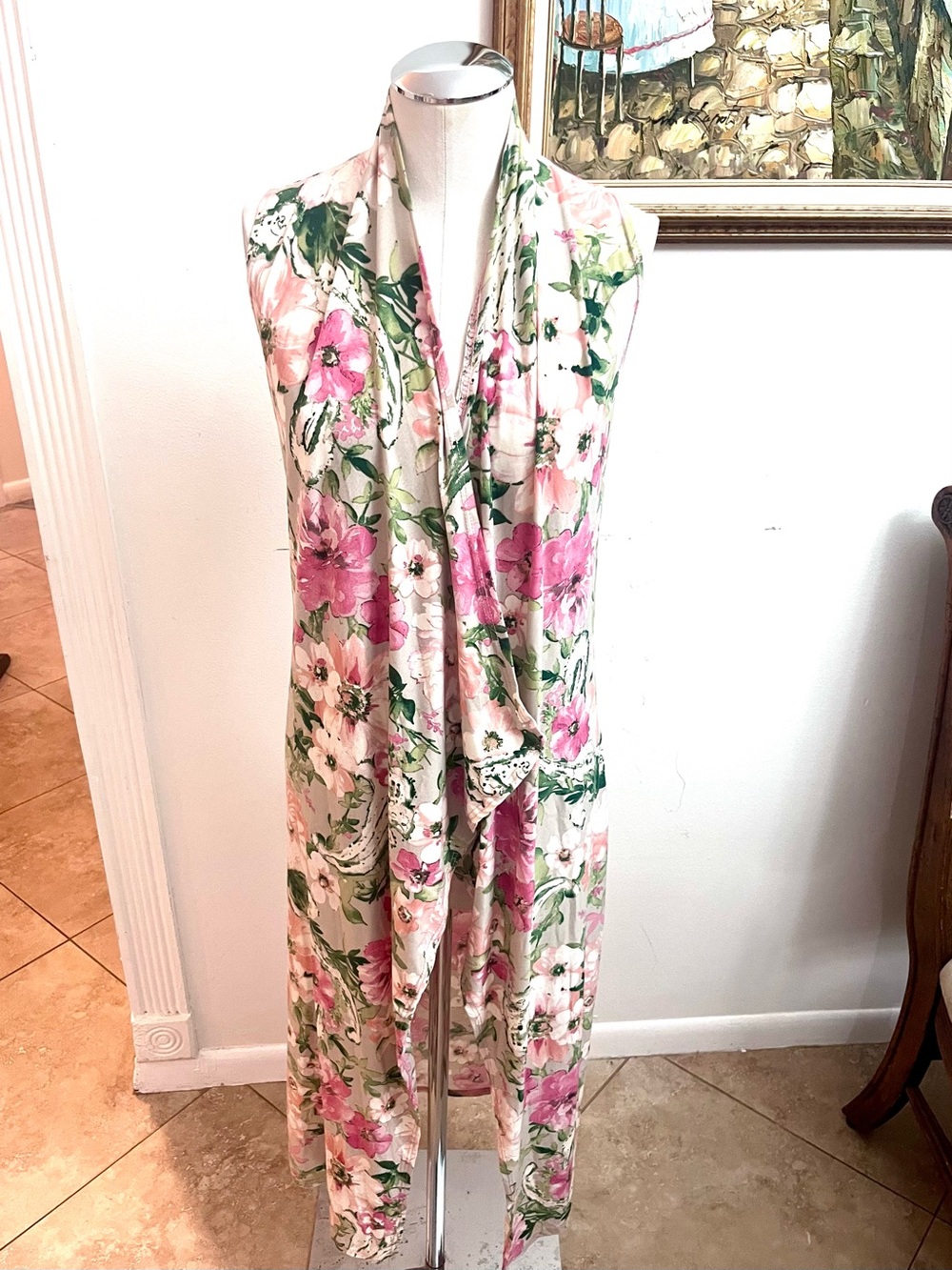 Discovery Floral Draped Sleeveless Vest in Pink and Green